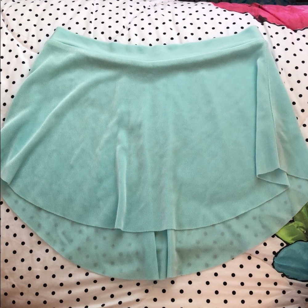 Women’s bullet pointe skirt size xs